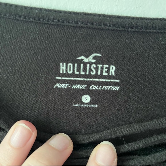 Hollister Long Sleeve with Criss-Cross neckline - Picture 3 of 5